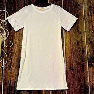 Michael Kors white embroidered sleeve dress sizes small